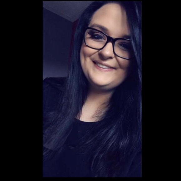 Meet your Posher, Taylor - Picture 1 of 1